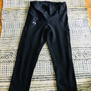 Under Armor cropped leggings size M